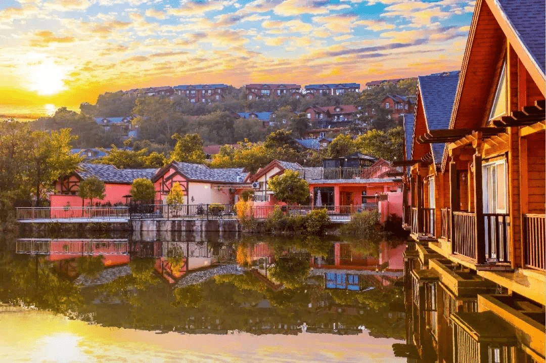 巴伐利亚庄园康养木墅90平平层精装前庭后院均赠送180万起中式四合院