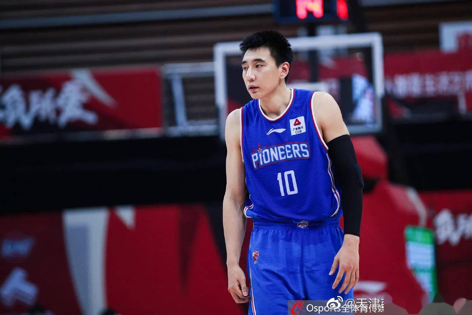 天津荣钢男篮两年b类合同续约3名主力球员,干的漂亮