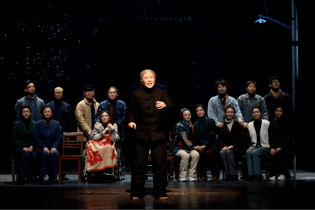 大剧院演讯话剧家有九凤今日开票看听雨楼里老初家的故事