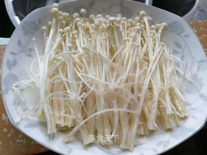 金针菇怎么清理干净 57e604cf74f74f2ca84fa0918ad61bfe.jpeg