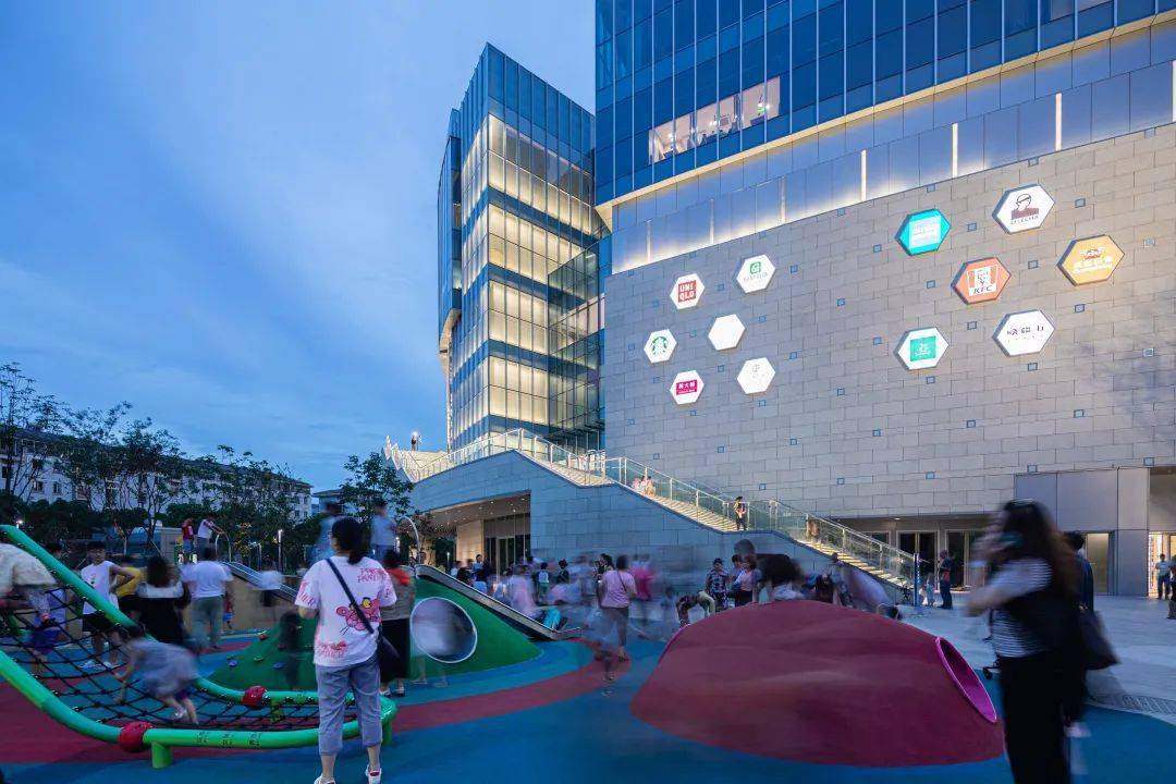 上海新田360广场:浦东腹地的"品质生活社交场"