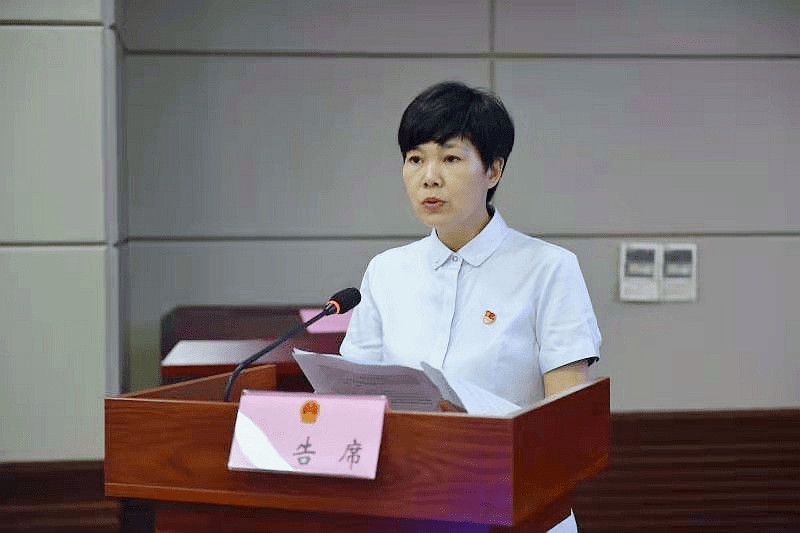 鹰潭市审计局向鹰潭市人大常委会作审计工作报告