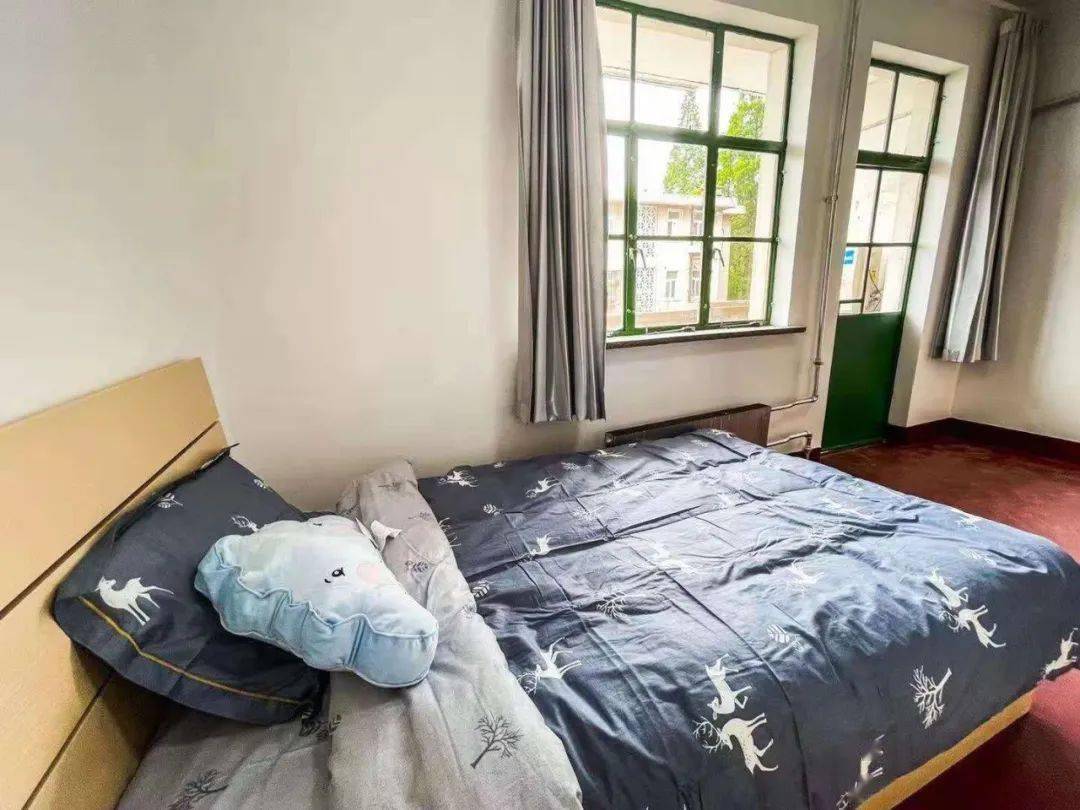 今年扬子石化来了不少新员工这几天就要报道了