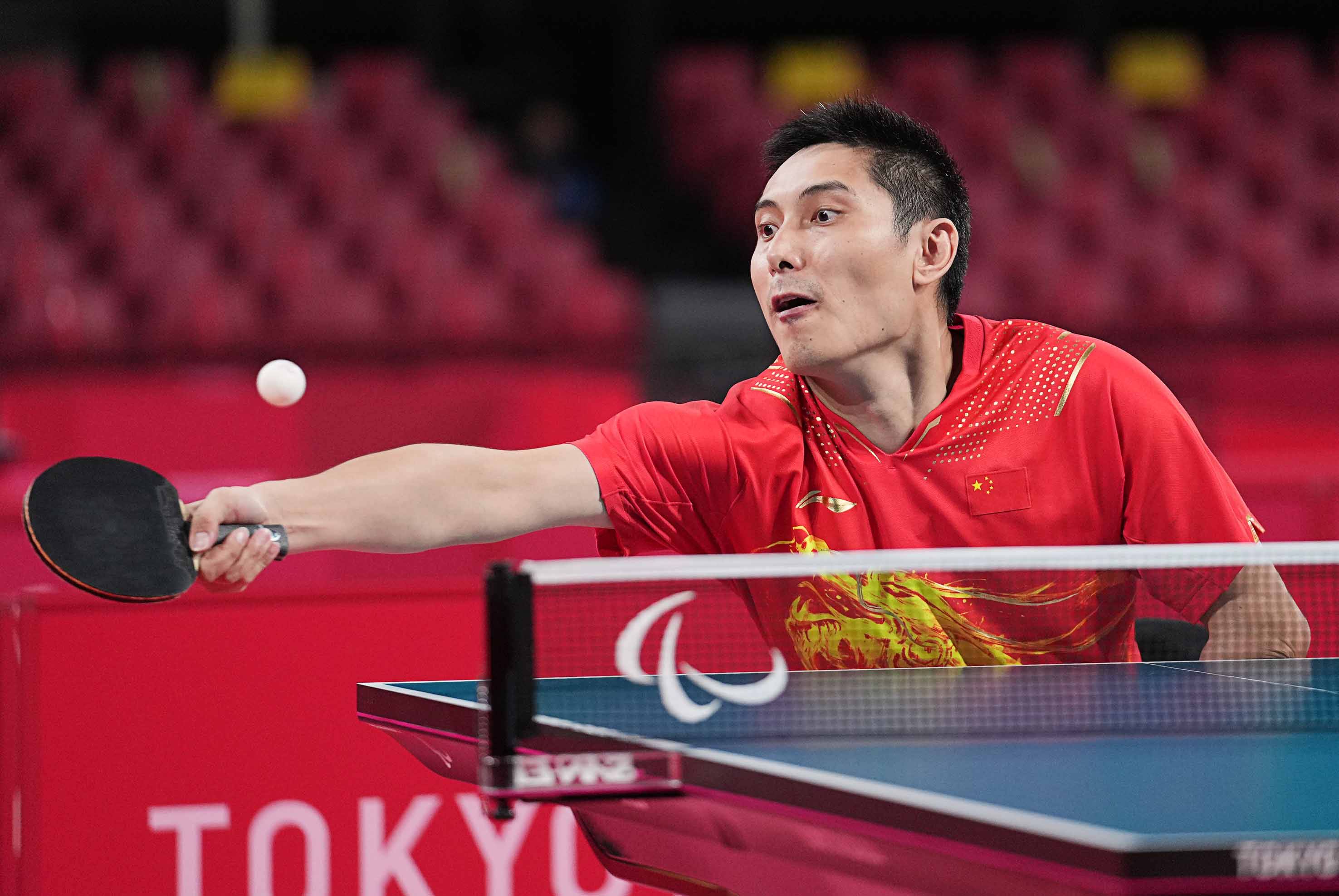 乒乓球——冯攀峰夺得男单3级冠军