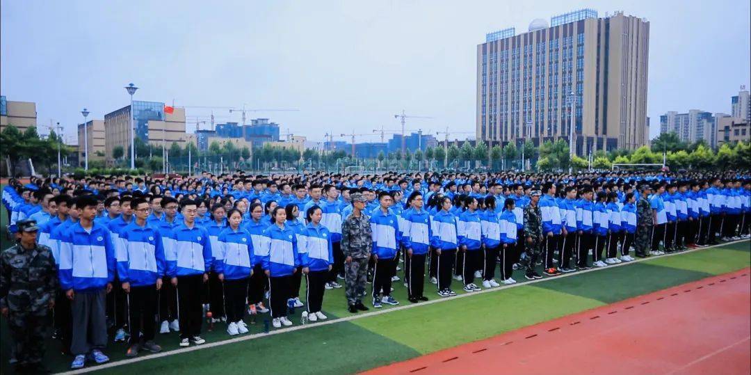 金乡一中举行2021级新生军训暨社会实践活动启动仪式