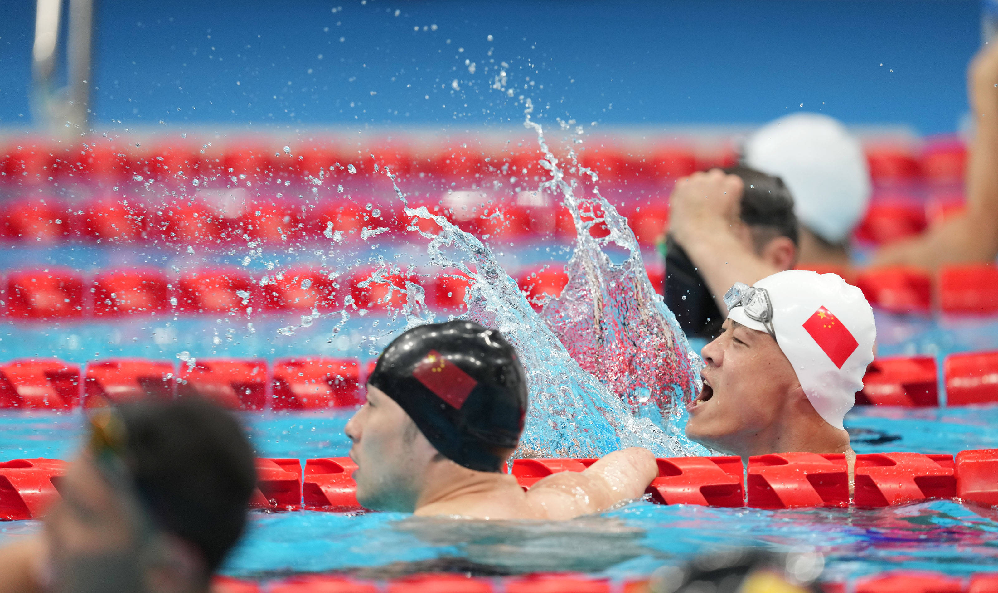 游泳——中国选手包揽男子50米蝶泳s6级冠亚军