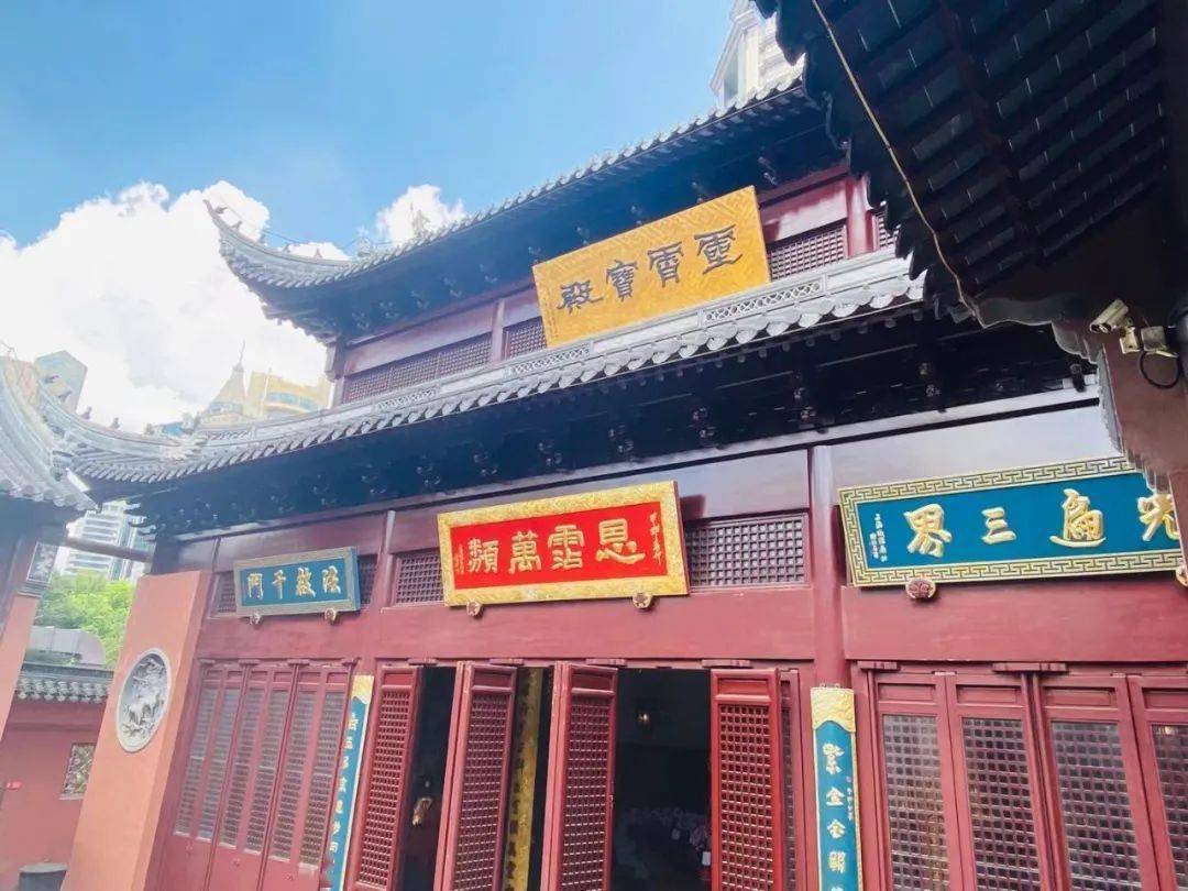 道教宫观的殿堂为什么常挂有对联和匾额?_道观