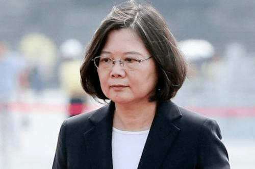 新北市|台湾民众抢打“复必泰”疫苗，绿营又来抢功了