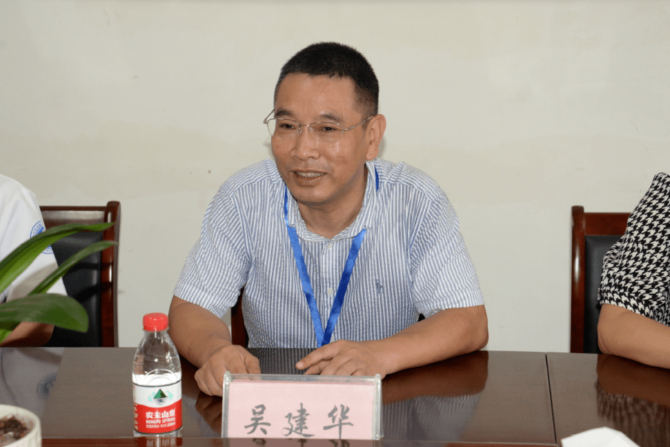 院长吴建华多次在会上强调,要紧紧围绕创建清单,明确责任落实,各科室