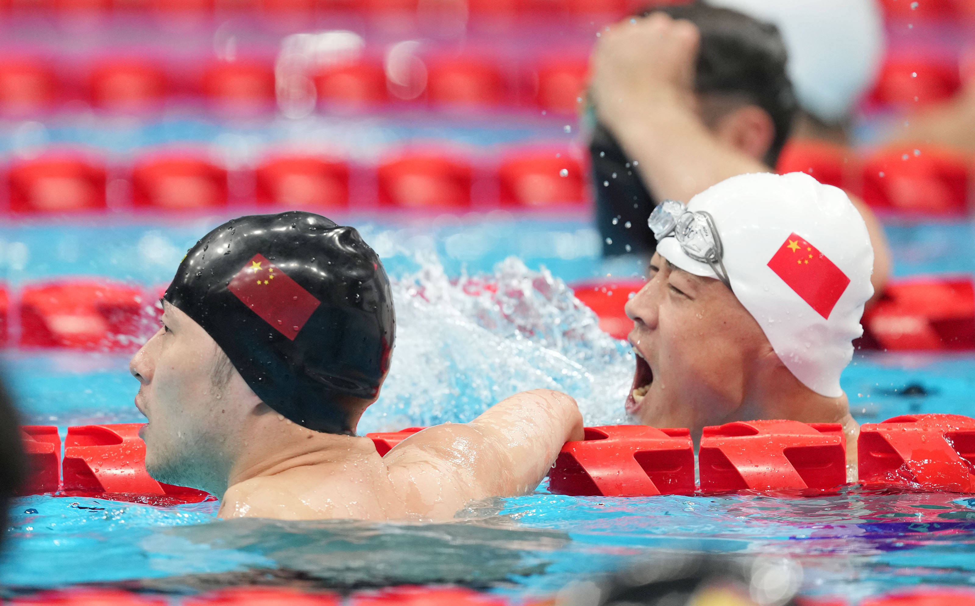 游泳——中国选手包揽男子50米蝶泳s6级冠亚军