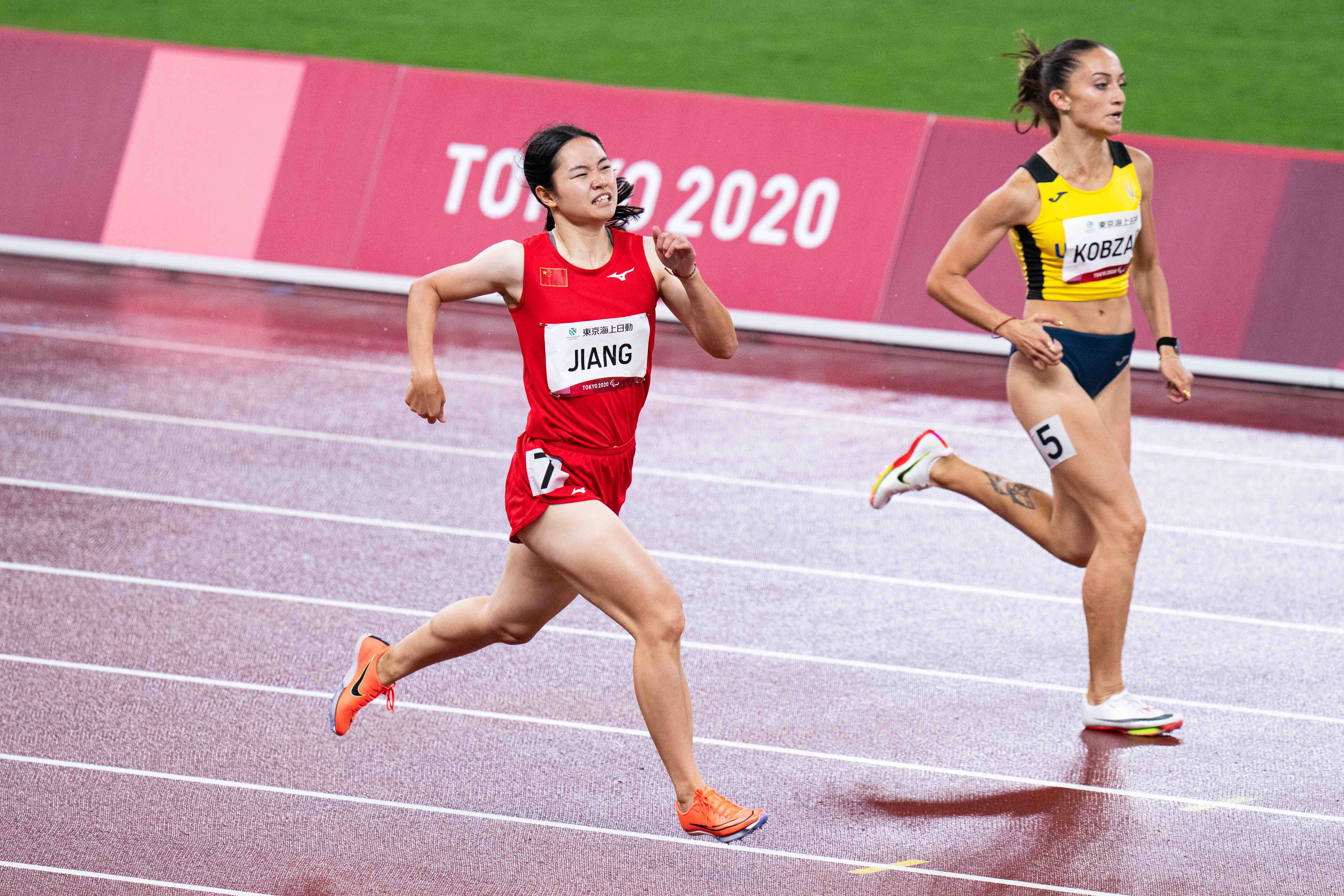 张金加 摄当日,在东京残奥会田径女子400米t37级决赛中,中国选手蒋