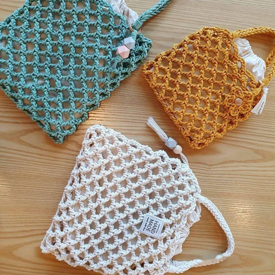 欣赏| 几款钩针编织包包_字体