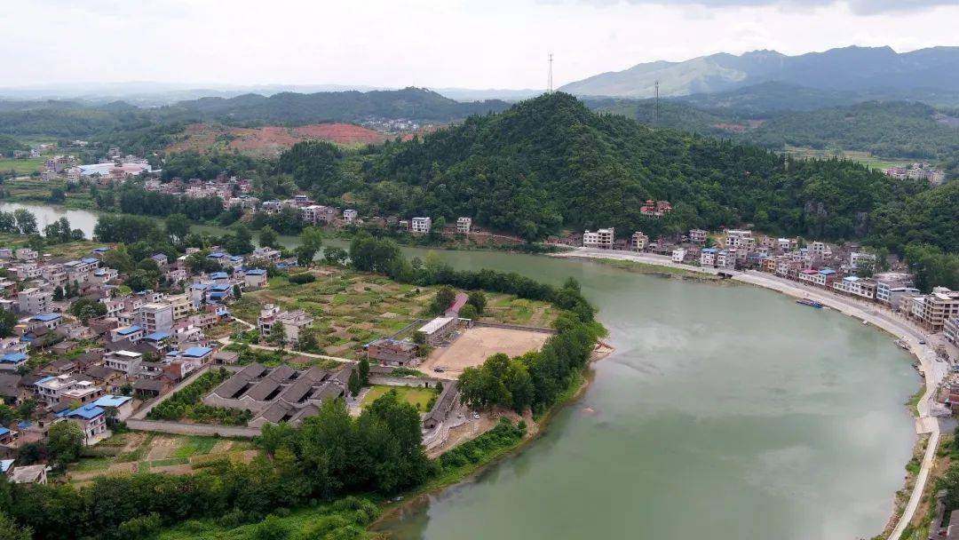 "南方抗大"放光芒_邵阳