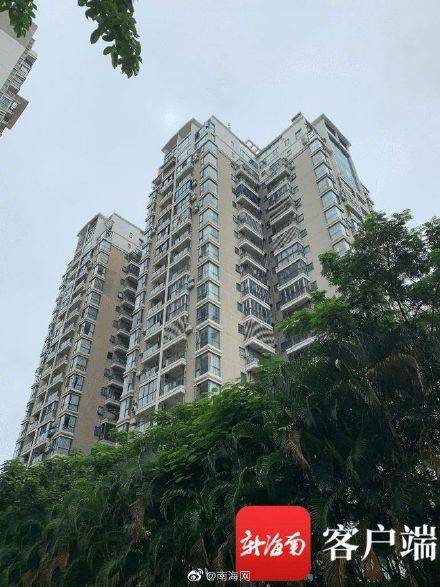 1人身亡,原因不明】8月31日晚,海口和平大道一小区发生一起坠楼事件