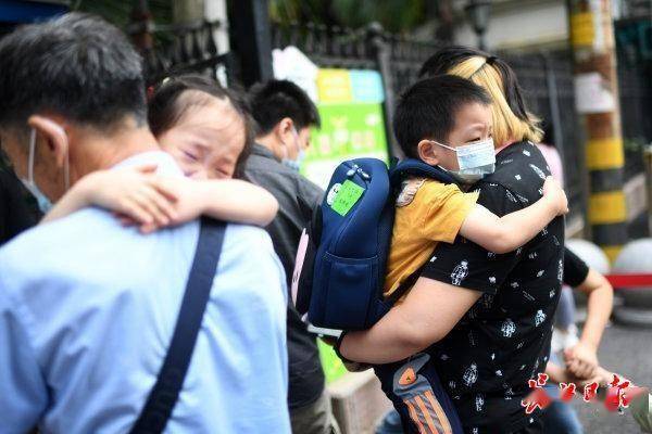 家长|萌娃上幼儿园：第一天喜笑颜开，第二天稀里哗啦