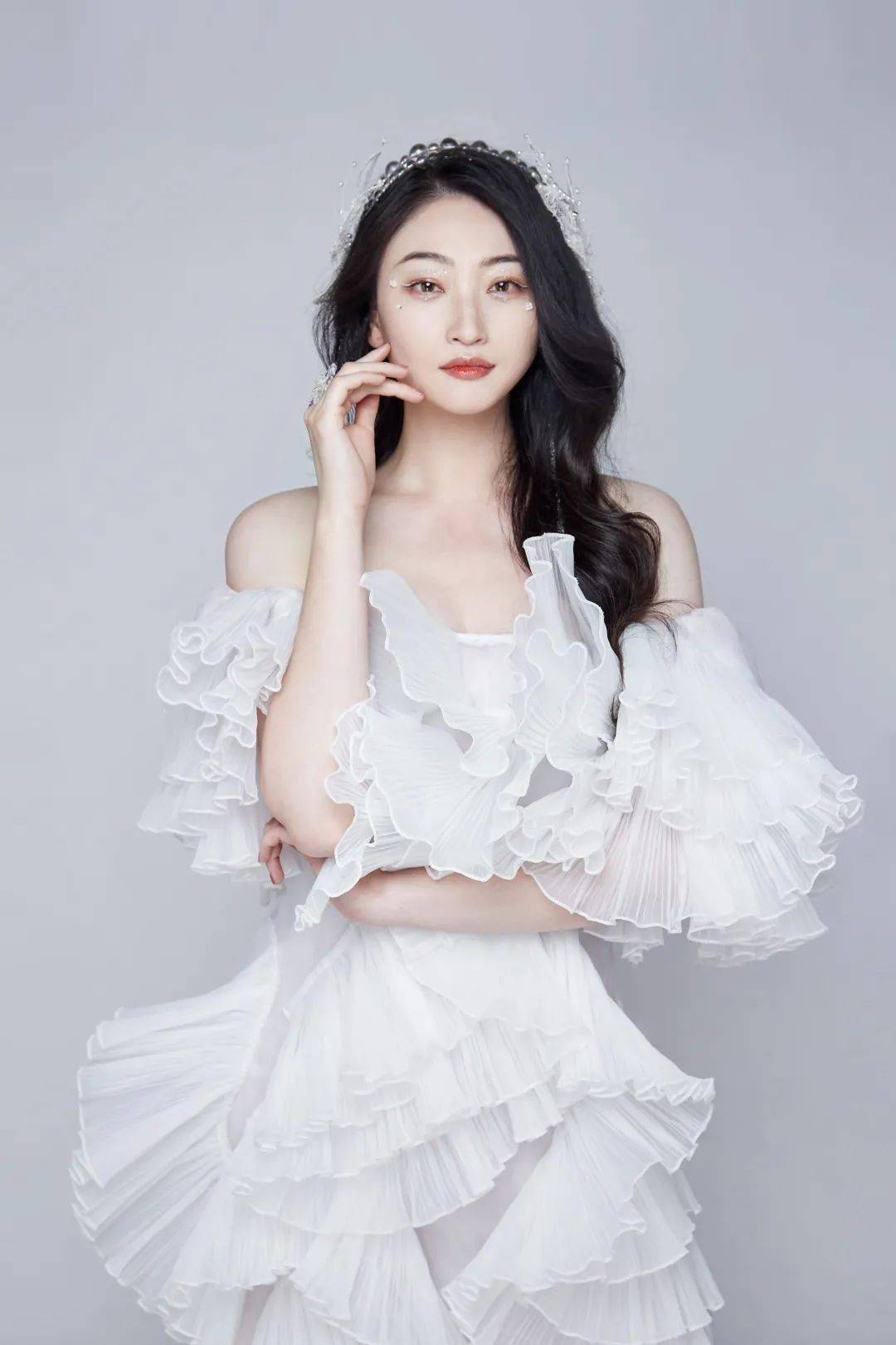 人物李纳遇见更好的自己