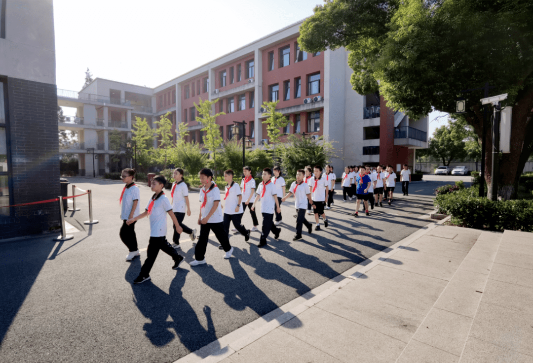 重德固本成就幸福人生重固中学开学记