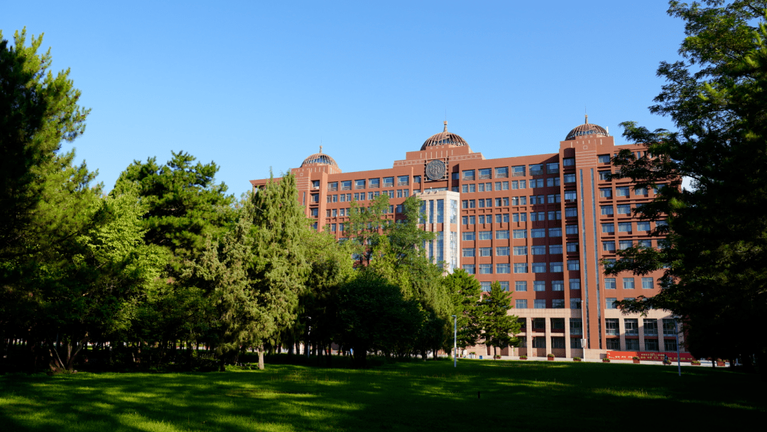 我校各单位着力办好师生"急难愁盼"事情来源 :内蒙古大学新闻网编辑