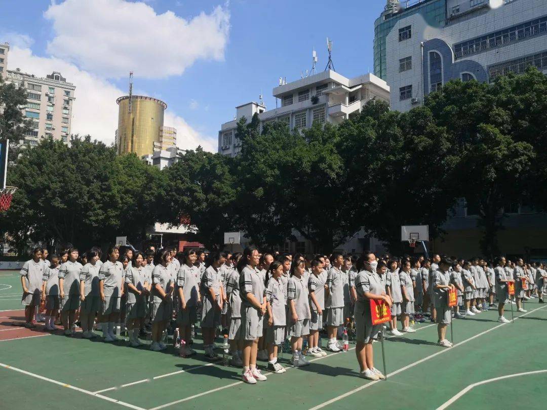 柳州高级中学校服图片