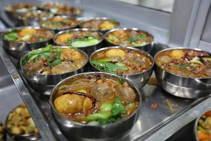 是否会想起食堂美味的饭菜你是否会思念学校的食堂?