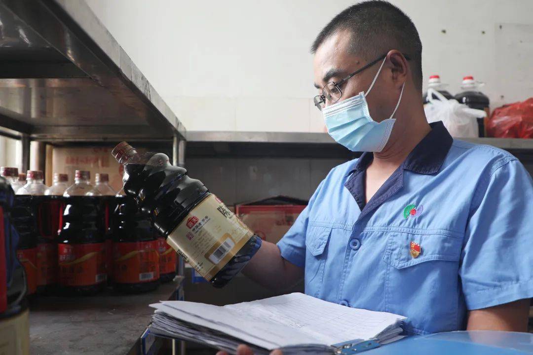 抗击疫情当先锋后勤保障精服务