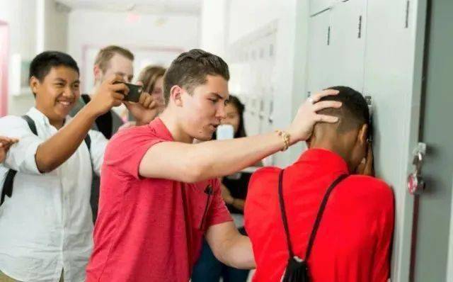 怎么教育孩子不被校园霸凌 bbd29efd2afe48d3ab5d359b0b79bf33.jpeg