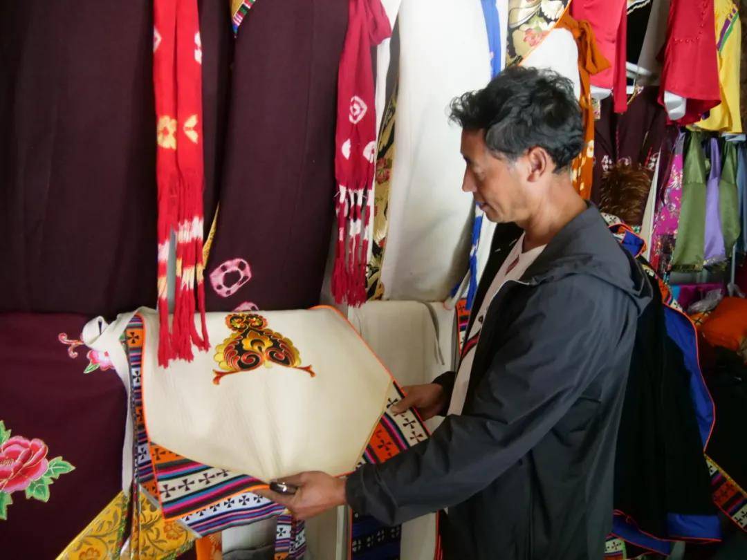 文化|拉门初：巧手缝制致富梦