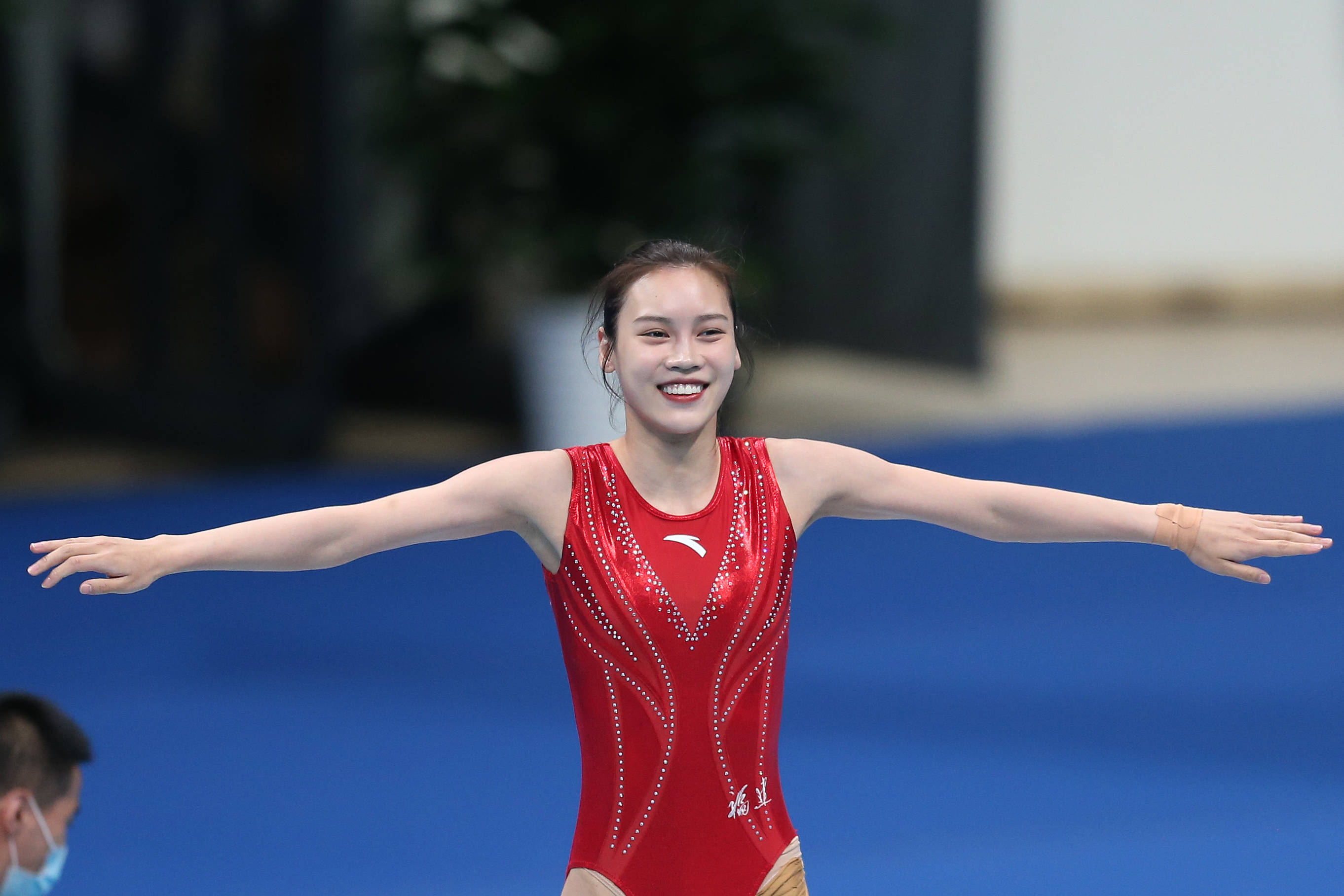 中国蹦床女运动员图片