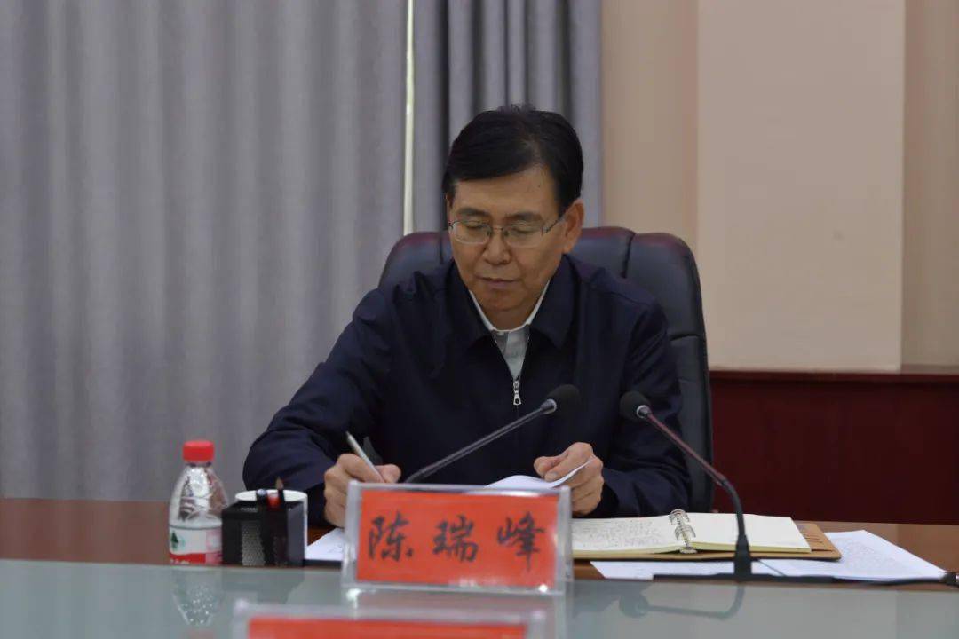 张晓军指出,近年来,省委省政府持续加大对果洛州帮扶支持力度,确定