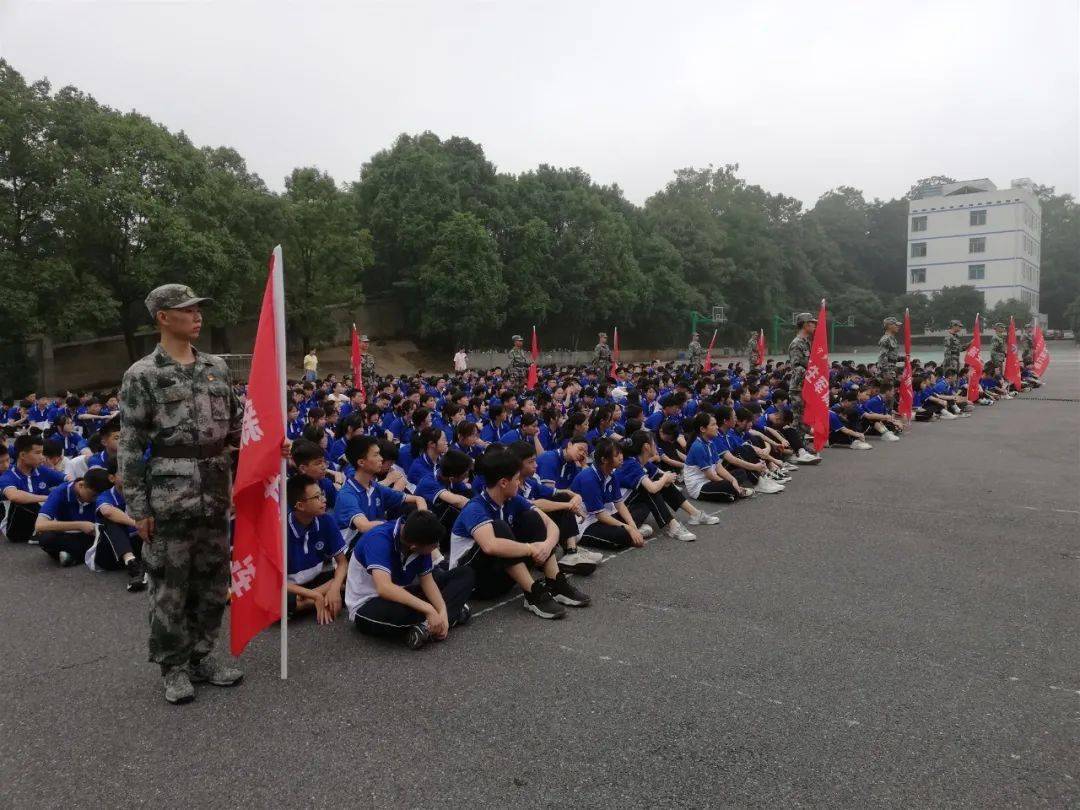 学军人风采,强自身素质-宁乡二中新生入学教育纪实1_军训
