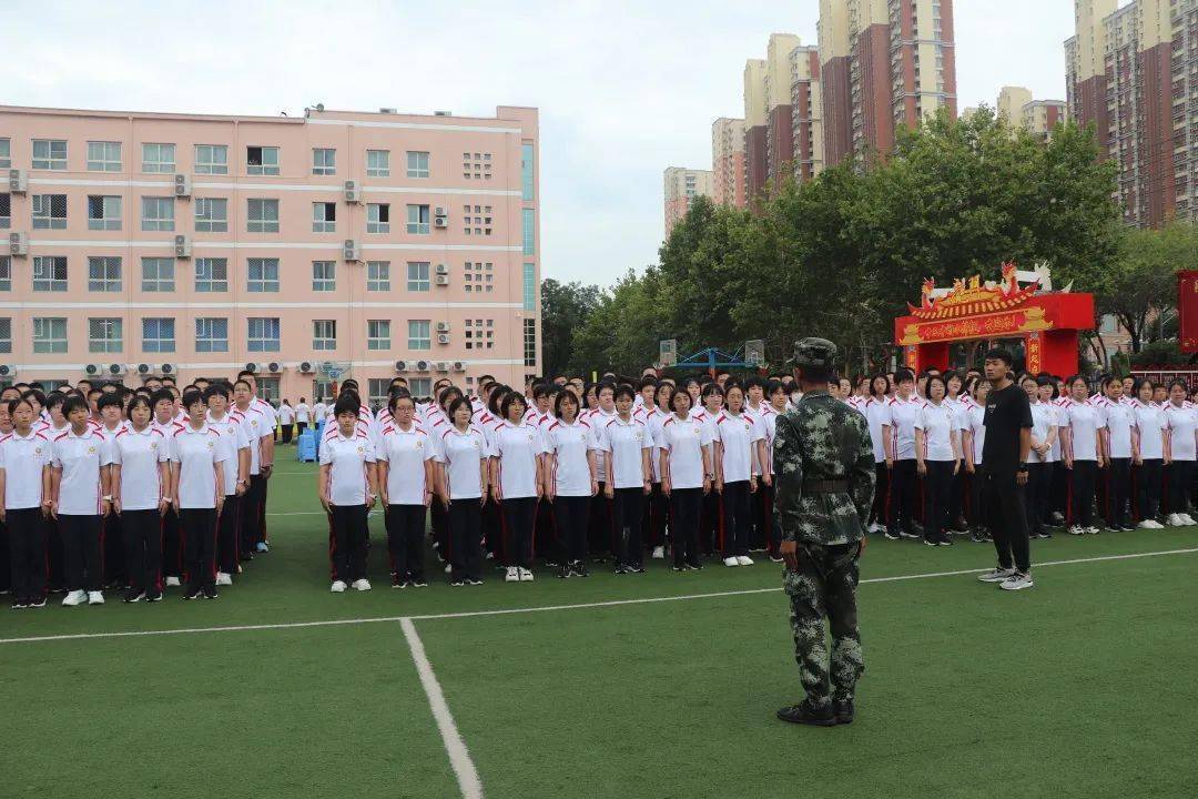 衡水市第十三中学校服图片