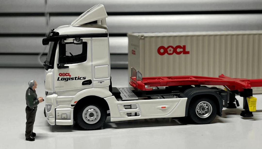 收藏微影新出的164奔驰集装箱拖头值得收