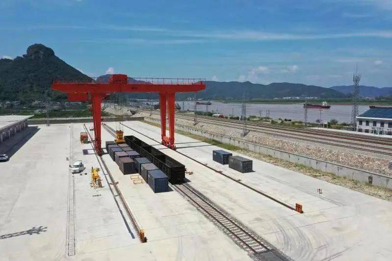 金台铁路开启货运服务!浙江山海协作助力共同富裕_货场