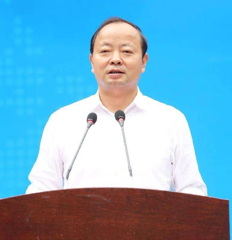 刘以勤致辞(左)马波致辞(右)刘以勤对郭沫若故居纪念馆获批"中国华侨