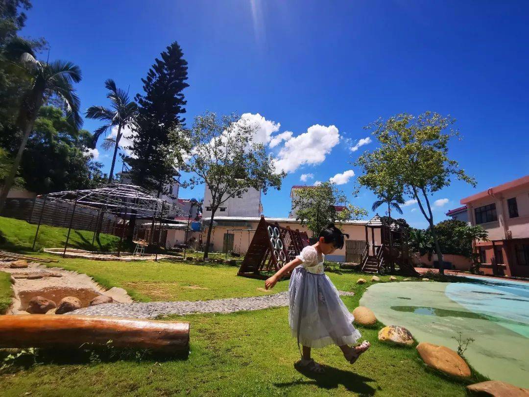 因为|上幼儿园，为什么有的孩子哭，有的孩子不哭？