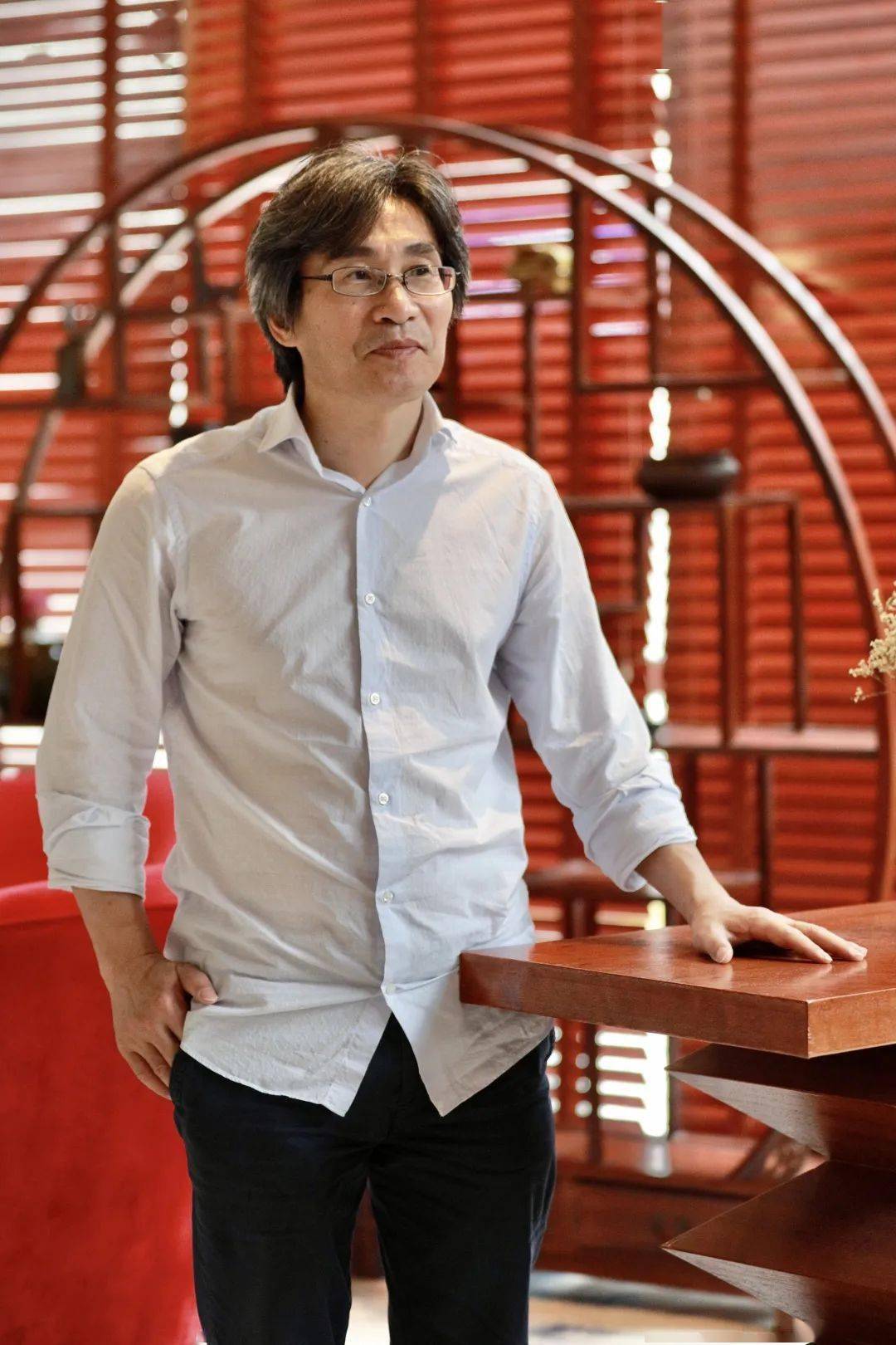 人物树才接受诗人在现代生活中朴素的命运