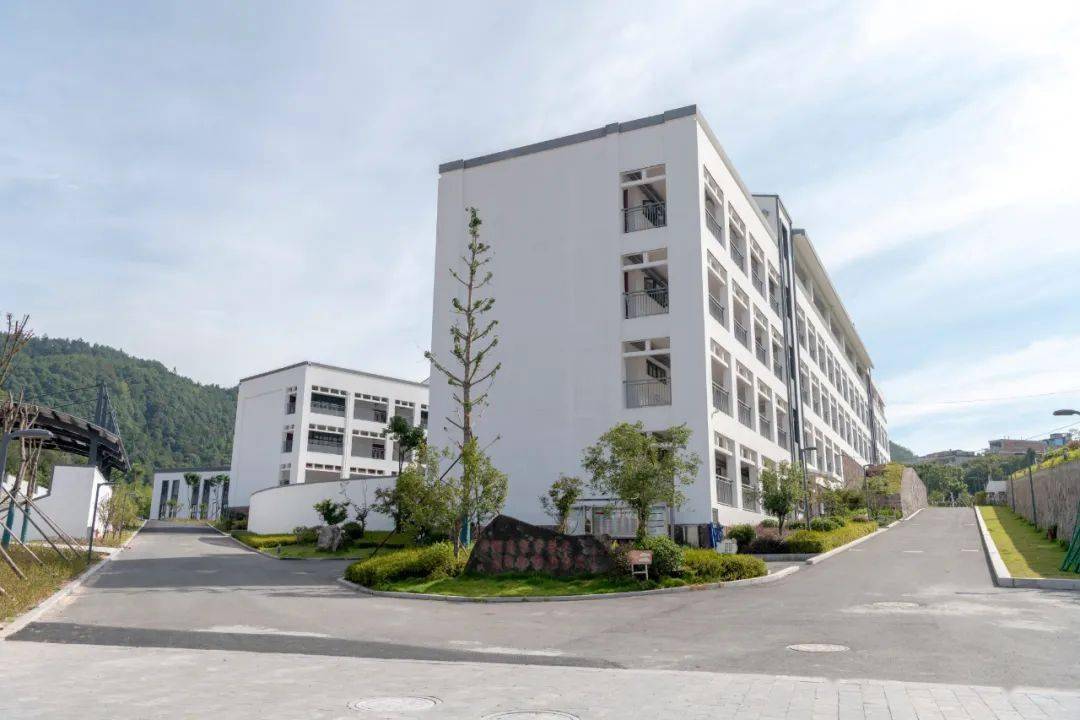 泰顺县第三实验小学新学期,泰顺又有一批新建中小学校和幼儿园要投入