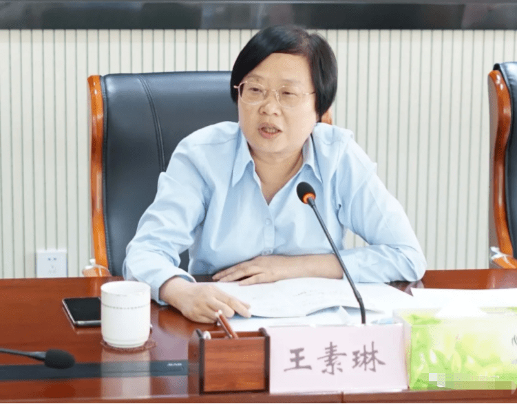 安宁市与昆钢公司举行座谈会