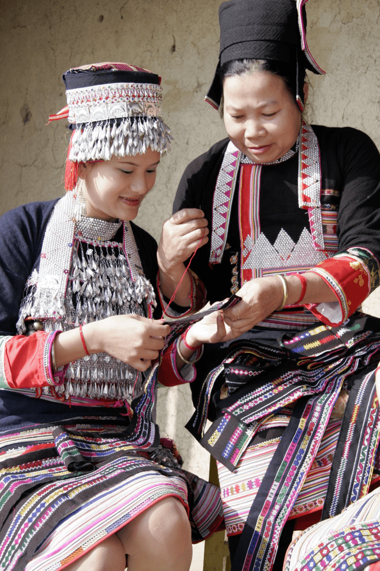 刺绣|玉溪市国家级非物质文化遗产保护项目资源展播——傣族服饰（花腰傣服饰）