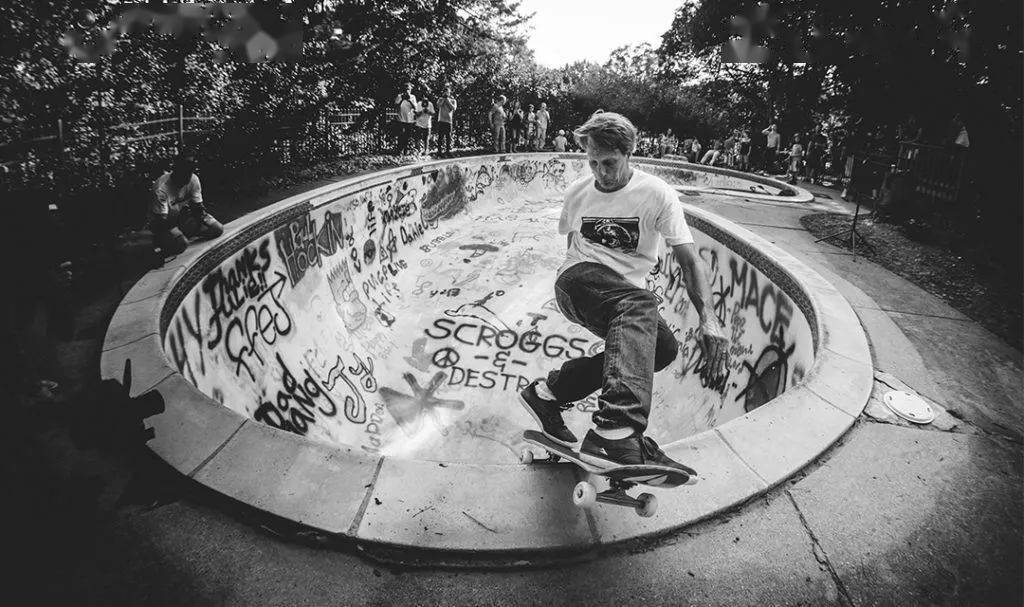 在国内,如何入手 tony hawk 滑板品牌 birdhouse 产品?