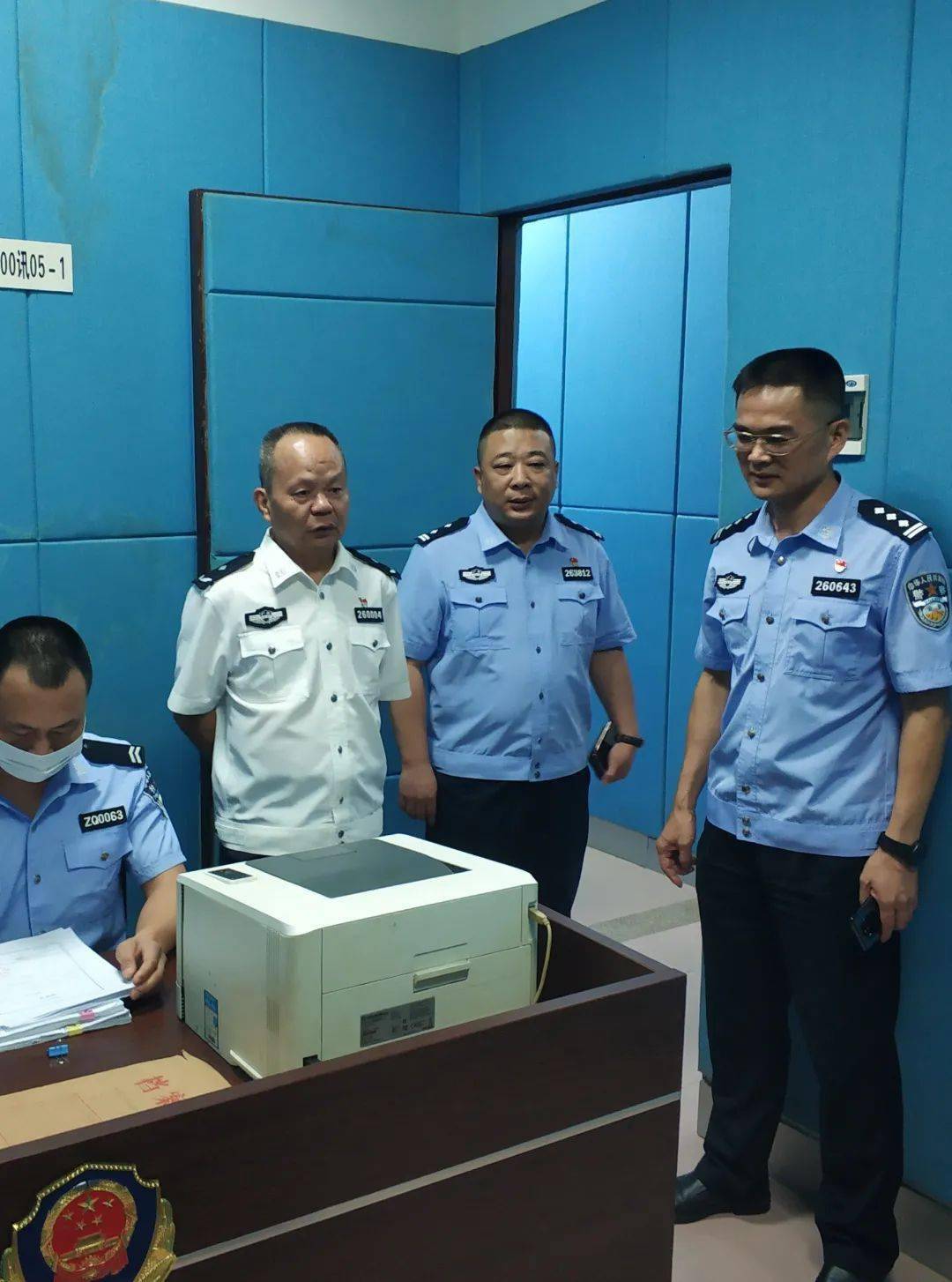 第二次百日行动揭阳共出动4933名警力清查宾馆发廊等场所