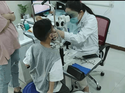 疫情|差价十几倍的蓝光眼镜，真能保护视力还是智商税？