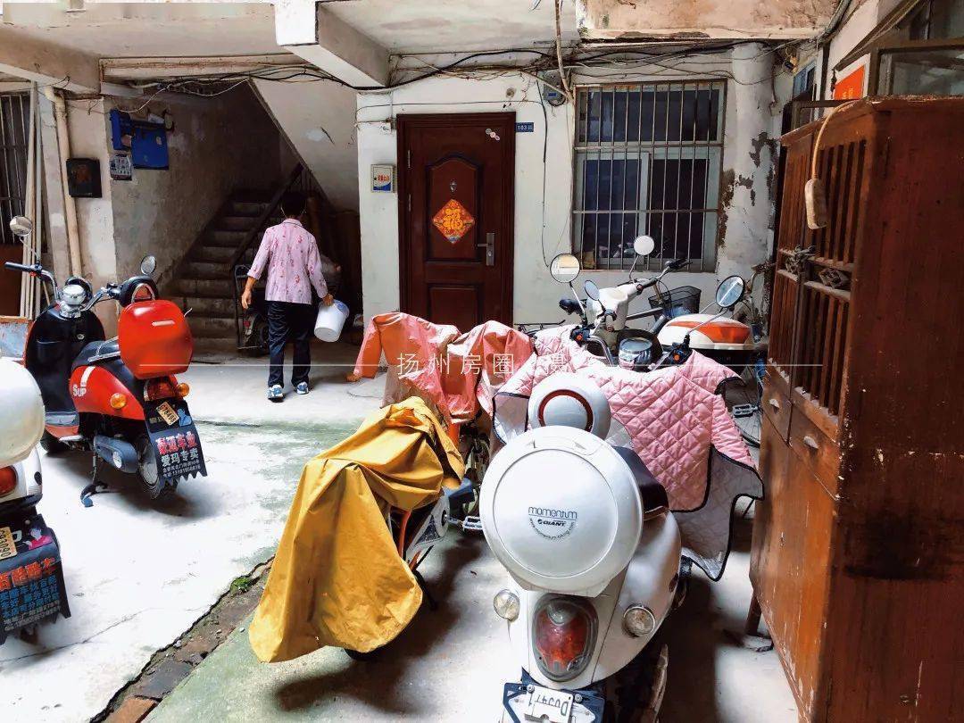 扬州版鸳鸯楼,失去学区属性或成"炮灰"?繁华里的破旧何时能等来改造?_