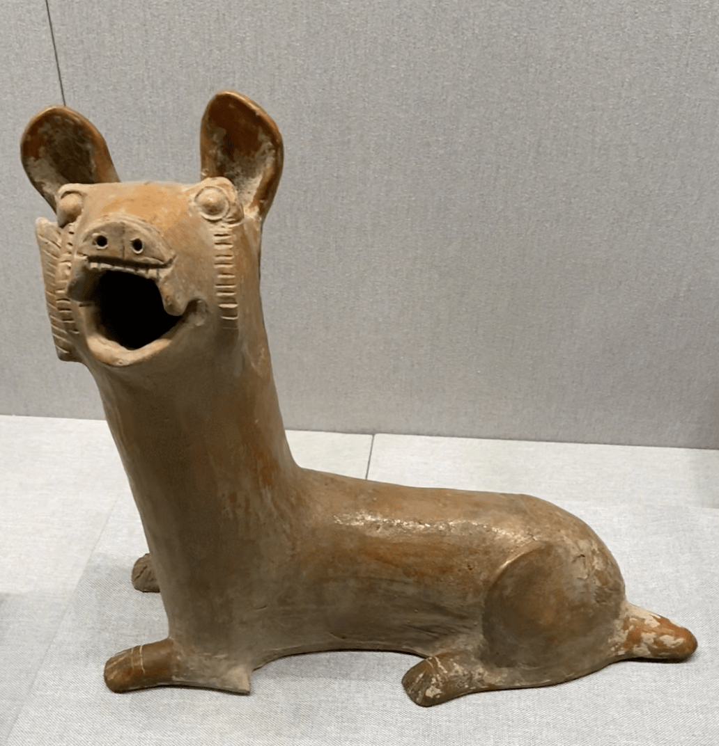 看见文物故宫陶瓷馆里的陶狗