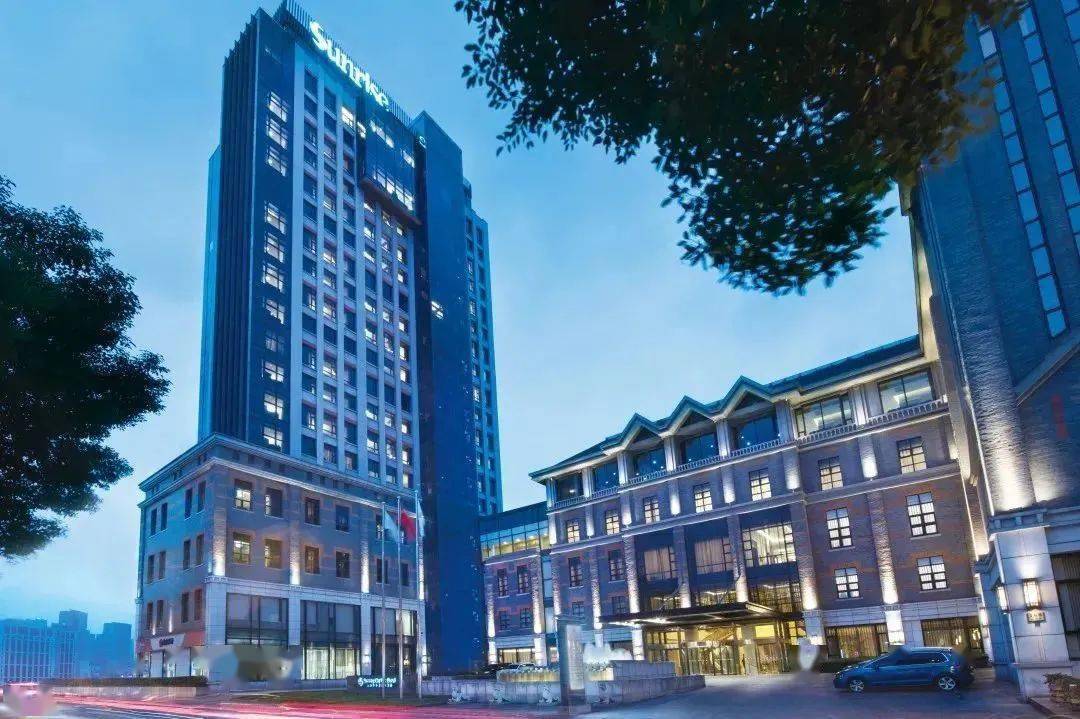 499昆山君豪酒店吃住一价包!218实现大闸蟹自由!5折品纽约灵感鸡尾酒!