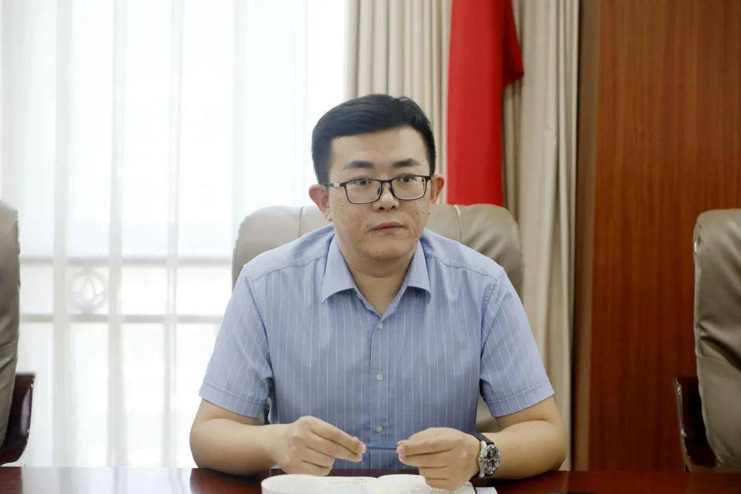 李志军接待中节能太阳能科技有限公司客商