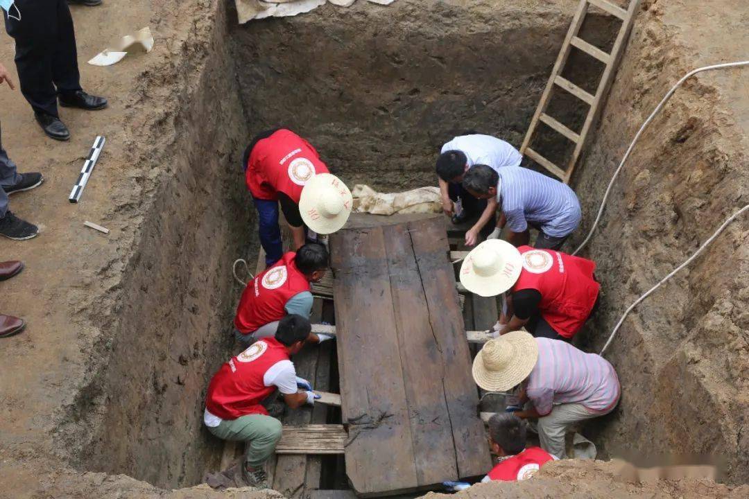 雲夢一建設工地發現秦漢時期古墓葬_考古研究所