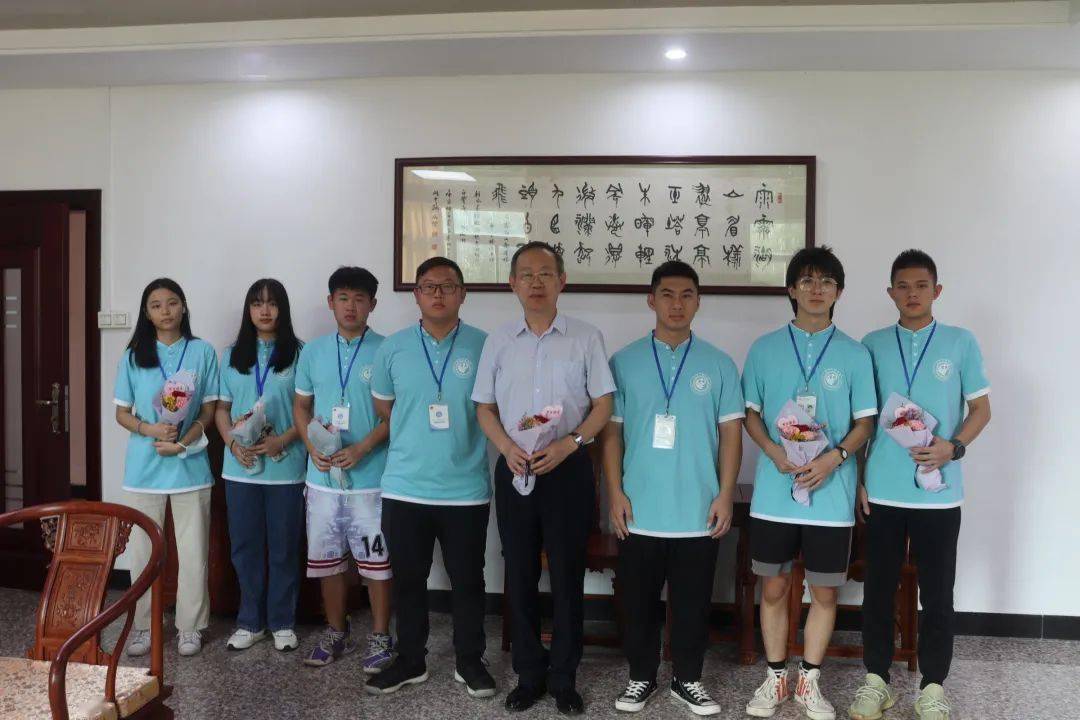 "桃李芬芳,教泽绵长",祝全体教师节日快乐!_林梓