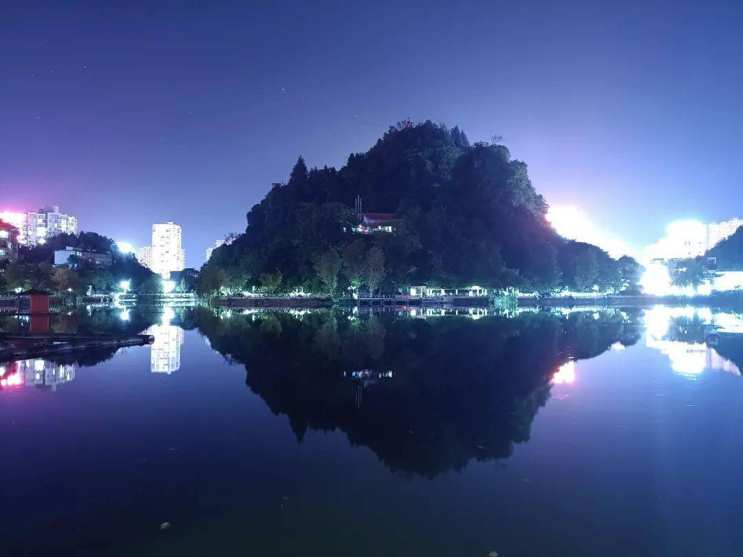 六枝人,送你一组桃花湖夜景图!