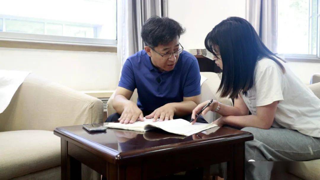 育人楷模呼市一中吴大海老师获得呼和浩特市名教师荣誉称号